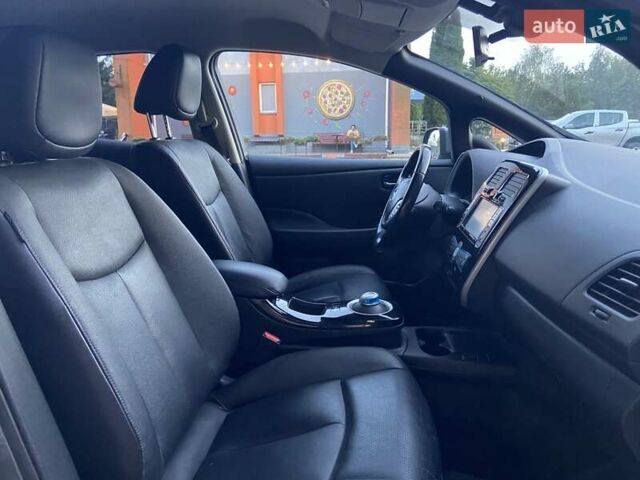 Серый Ниссан Лиф, объемом двигателя 0 л и пробегом 145 тыс. км за 6450 $, фото 7 на Automoto.ua