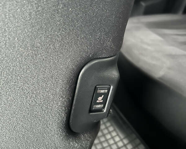 Серый Ниссан Лиф, объемом двигателя 0 л и пробегом 128 тыс. км за 6999 $, фото 17 на Automoto.ua