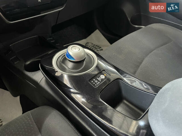 Ниссан Лиф 2013 в Стрые на Automoto.ua Серый Ниссан Лиф, объемом двигателя 0 л и пробегом 118 тыс. км за 6800 $, фото 33 на Automoto.ua