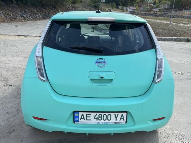 Ниссан Лиф 2013 в Днепре (Днепропетровске) на Automoto.ua Серый Ниссан Лиф, объемом двигателя 0 л и пробегом 163 тыс. км за 5100 $, фото 4 на Automoto.ua