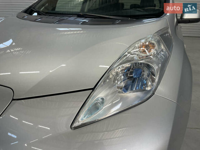 Серый Ниссан Лиф, объемом двигателя 0 л и пробегом 117 тыс. км за 6800 $, фото 40 на Automoto.ua