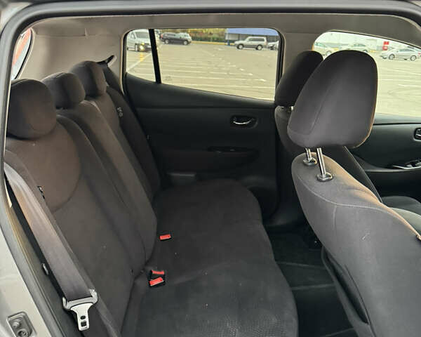 Ниссан Лиф 2013 в Одессе на Automoto.ua Серый Ниссан Лиф, объемом двигателя 0 л и пробегом 180 тыс. км за 5500 $, фото 9 на Automoto.ua