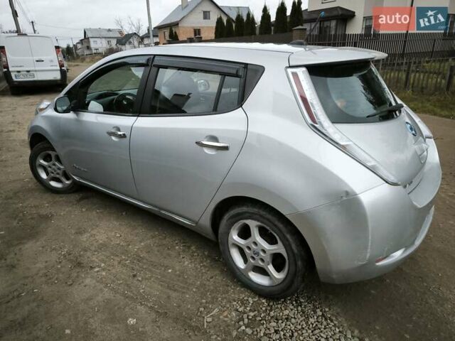 Серый Ниссан Лиф, объемом двигателя 0 л и пробегом 148 тыс. км за 5600 $, фото 4 на Automoto.ua