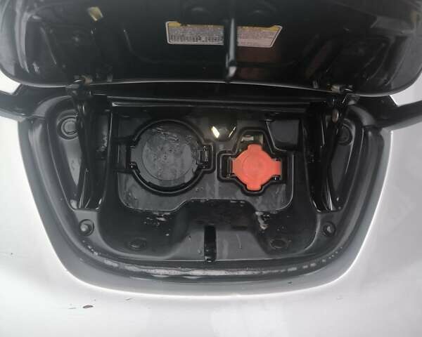 Серый Ниссан Лиф, объемом двигателя 0 л и пробегом 147 тыс. км за 4800 $, фото 30 на Automoto.ua