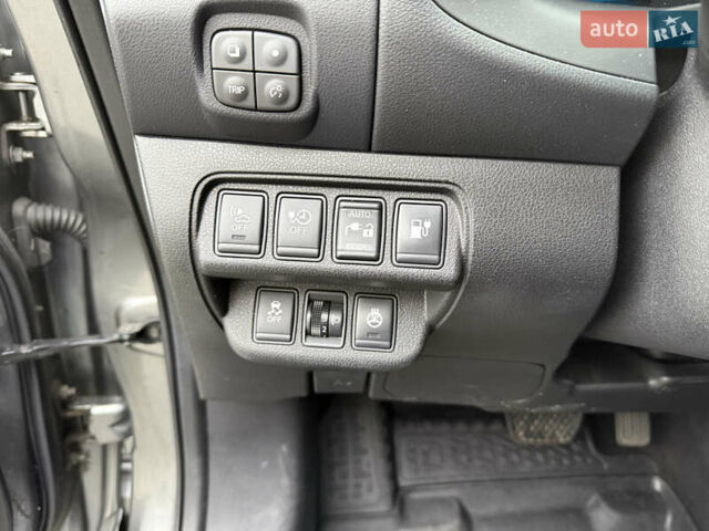 Сірий Ніссан Ліф, об'ємом двигуна 0 л та пробігом 126 тис. км за 5750 $, фото 15 на Automoto.ua