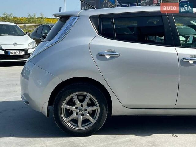 Серый Ниссан Лиф, объемом двигателя 0 л и пробегом 85 тыс. км за 6490 $, фото 9 на Automoto.ua