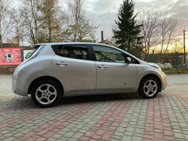 Серый Ниссан Лиф, объемом двигателя 0 л и пробегом 120 тыс. км за 4700 $, фото 4 на Automoto.ua