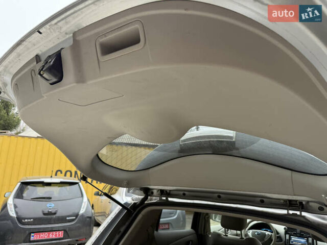 Серый Ниссан Лиф, объемом двигателя 0 л и пробегом 112 тыс. км за 4990 $, фото 19 на Automoto.ua