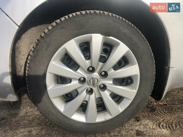 Серый Ниссан Лиф, объемом двигателя 0 л и пробегом 168 тыс. км за 10508 $, фото 7 на Automoto.ua