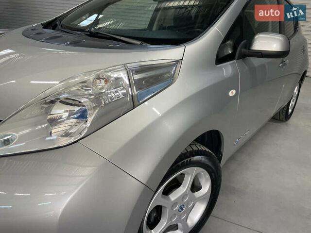 Ниссан Лиф 2013 в Стрые на Automoto.ua Серый Ниссан Лиф, объемом двигателя 0 л и пробегом 118 тыс. км за 6800 $, фото 7 на Automoto.ua