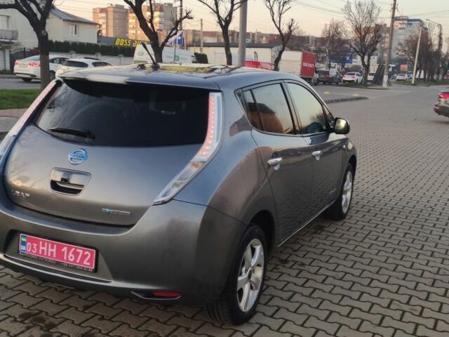 Серый Ниссан Лиф, объемом двигателя 0 л и пробегом 144 тыс. км за 5200 $, фото 3 на Automoto.ua