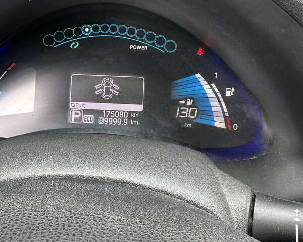 Серый Ниссан Лиф, объемом двигателя 0 л и пробегом 175 тыс. км за 4500 $, фото 9 на Automoto.ua