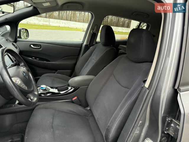 Сірий Ніссан Ліф, об'ємом двигуна 0 л та пробігом 126 тис. км за 5750 $, фото 14 на Automoto.ua
