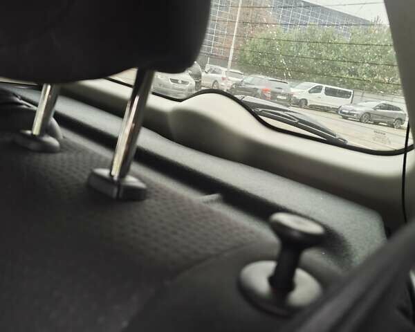 Серый Ниссан Лиф, объемом двигателя 0 л и пробегом 124 тыс. км за 6500 $, фото 11 на Automoto.ua