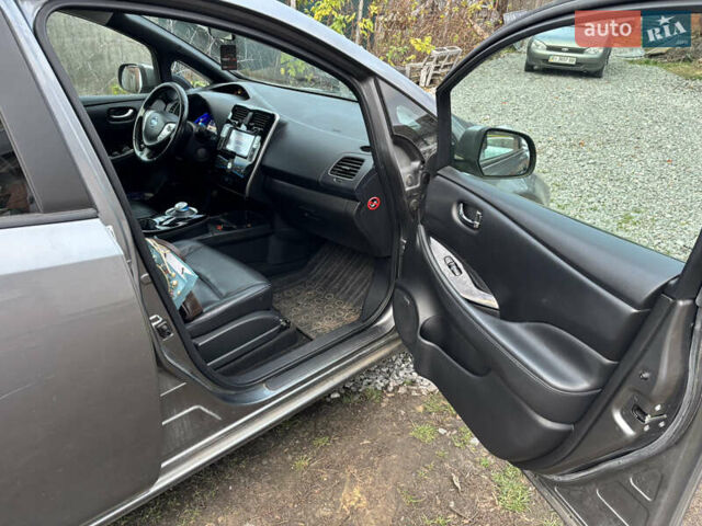 Сірий Ніссан Ліф, об'ємом двигуна 0 л та пробігом 172 тис. км за 9000 $, фото 6 на Automoto.ua