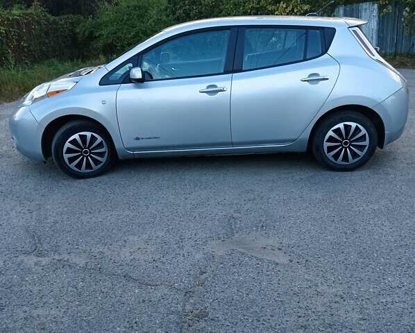 Серый Ниссан Лиф, объемом двигателя 0 л и пробегом 160 тыс. км за 5700 $, фото 7 на Automoto.ua