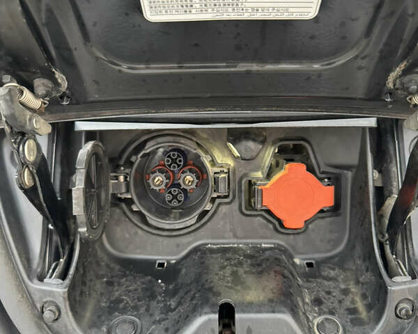 Ниссан Лиф 2013 в Одессе на Automoto.ua Серый Ниссан Лиф, объемом двигателя 0 л и пробегом 180 тыс. км за 5500 $, фото 13 на Automoto.ua