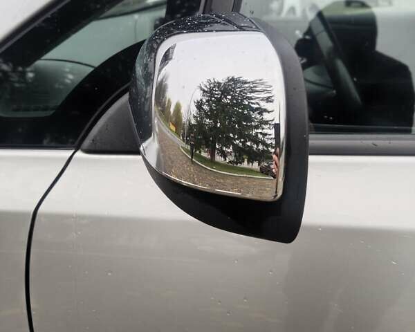 Серый Ниссан Лиф, объемом двигателя 0 л и пробегом 124 тыс. км за 6500 $, фото 28 на Automoto.ua