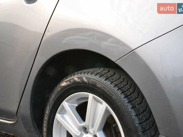 Серый Ниссан Лиф, объемом двигателя 0 л и пробегом 100 тыс. км за 5500 $, фото 30 на Automoto.ua