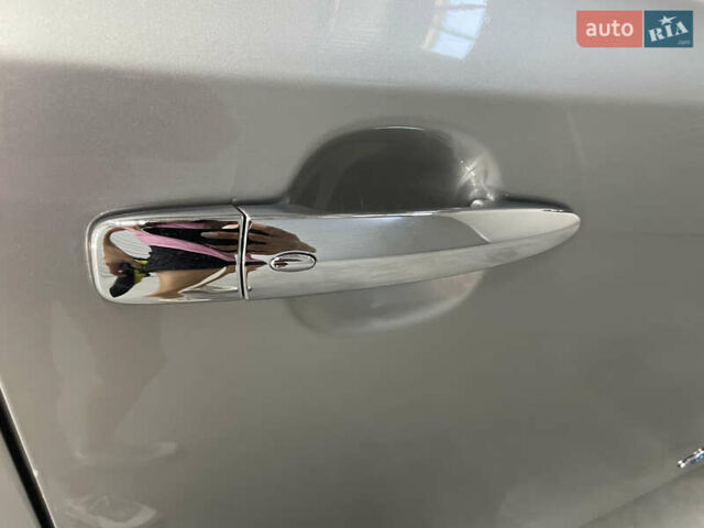 Серый Ниссан Лиф, объемом двигателя 0 л и пробегом 117 тыс. км за 6800 $, фото 24 на Automoto.ua