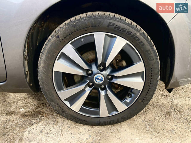 Сірий Ніссан Ліф, об'ємом двигуна 0 л та пробігом 129 тис. км за 8300 $, фото 19 на Automoto.ua