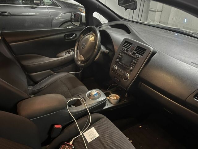 Серый Ниссан Лиф, объемом двигателя 0 л и пробегом 131 тыс. км за 6300 $, фото 4 на Automoto.ua