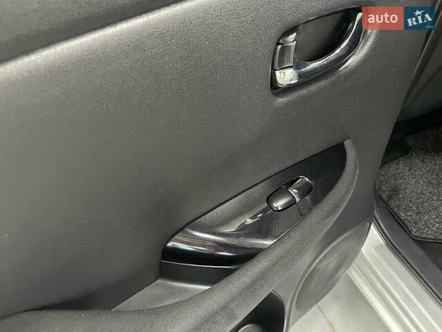 Серый Ниссан Лиф, объемом двигателя 0 л и пробегом 117 тыс. км за 6800 $, фото 22 на Automoto.ua