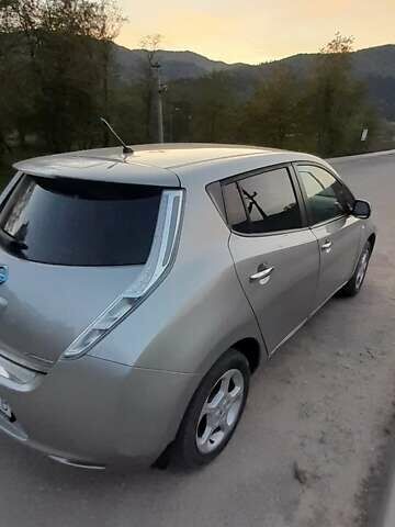 Серый Ниссан Лиф, объемом двигателя 0 л и пробегом 157 тыс. км за 6850 $, фото 2 на Automoto.ua