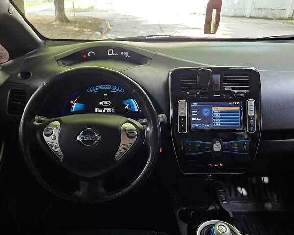 Серый Ниссан Лиф, объемом двигателя 0 л и пробегом 157 тыс. км за 8499 $, фото 20 на Automoto.ua