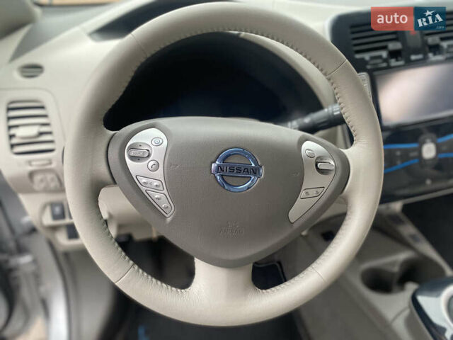 Сірий Ніссан Ліф, об'ємом двигуна 0 л та пробігом 70 тис. км за 4590 $, фото 10 на Automoto.ua