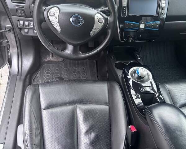 Сірий Ніссан Ліф, об'ємом двигуна 0 л та пробігом 108 тис. км за 7500 $, фото 21 на Automoto.ua