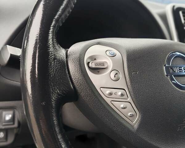 Серый Ниссан Лиф, объемом двигателя 0 л и пробегом 124 тыс. км за 6500 $, фото 23 на Automoto.ua