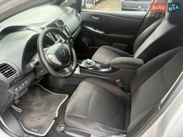 Серый Ниссан Лиф, объемом двигателя 0 л и пробегом 160 тыс. км за 5300 $, фото 6 на Automoto.ua