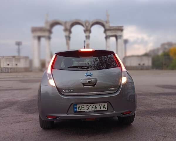 Серый Ниссан Лиф, объемом двигателя 0 л и пробегом 119 тыс. км за 8200 $, фото 11 на Automoto.ua