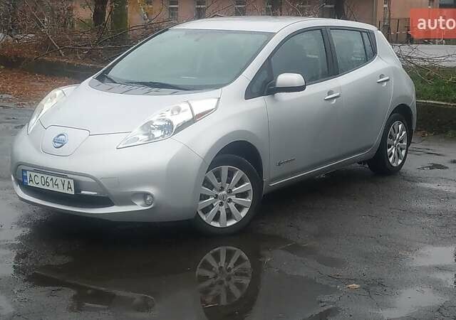 Серый Ниссан Лиф, объемом двигателя 0 л и пробегом 99 тыс. км за 8000 $, фото 1 на Automoto.ua