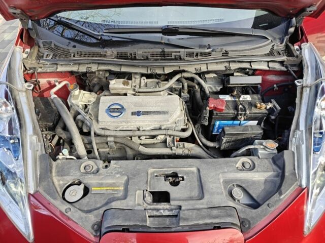 Сірий Ніссан Ліф, об'ємом двигуна 0 л та пробігом 158 тис. км за 4250 $, фото 8 на Automoto.ua