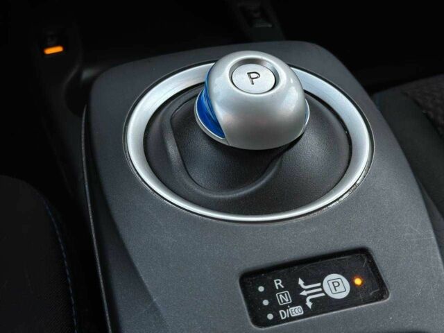 Серый Ниссан Лиф, объемом двигателя 0 л и пробегом 75 тыс. км за 5000 $, фото 17 на Automoto.ua