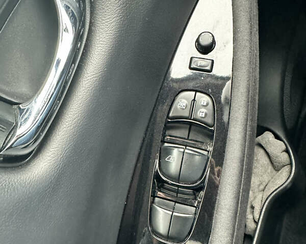 Серый Ниссан Лиф, объемом двигателя 0 л и пробегом 92 тыс. км за 8100 $, фото 19 на Automoto.ua