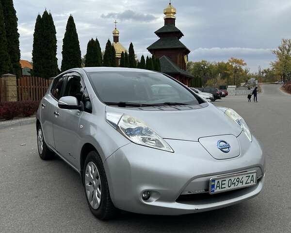 Серый Ниссан Лиф, объемом двигателя 0 л и пробегом 220 тыс. км за 6600 $, фото 1 на Automoto.ua