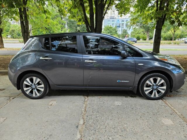 Серый Ниссан Лиф, объемом двигателя 0 л и пробегом 157 тыс. км за 8299 $, фото 2 на Automoto.ua