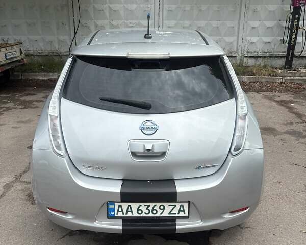 Серый Ниссан Лиф, объемом двигателя 0 л и пробегом 160 тыс. км за 5300 $, фото 9 на Automoto.ua
