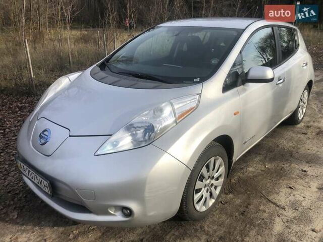 Серый Ниссан Лиф, объемом двигателя 0 л и пробегом 168 тыс. км за 10508 $, фото 6 на Automoto.ua