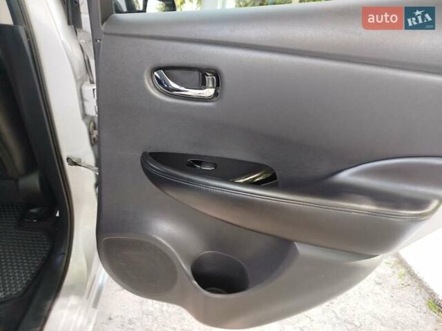 Серый Ниссан Лиф, объемом двигателя 0 л и пробегом 143 тыс. км за 6700 $, фото 17 на Automoto.ua