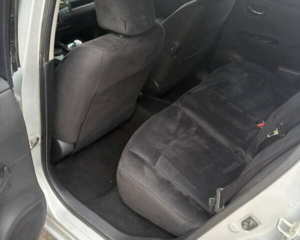 Серый Ниссан Лиф, объемом двигателя 0 л и пробегом 160 тыс. км за 5300 $, фото 7 на Automoto.ua