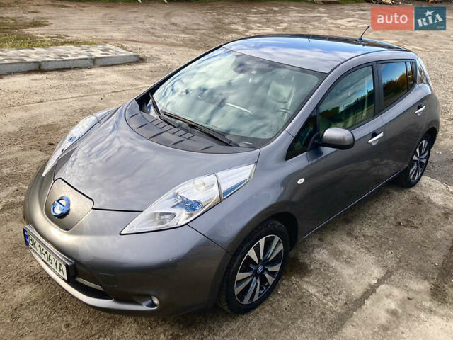Сірий Ніссан Ліф, об'ємом двигуна 0 л та пробігом 129 тис. км за 8300 $, фото 8 на Automoto.ua