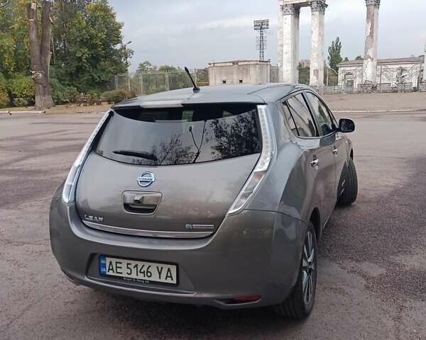 Серый Ниссан Лиф, объемом двигателя 0 л и пробегом 119 тыс. км за 8200 $, фото 12 на Automoto.ua