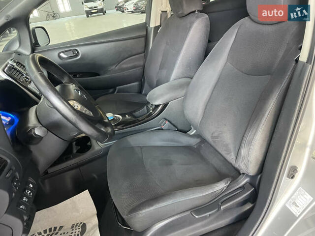 Ниссан Лиф 2013 в Стрые на Automoto.ua Серый Ниссан Лиф, объемом двигателя 0 л и пробегом 118 тыс. км за 6800 $, фото 40 на Automoto.ua