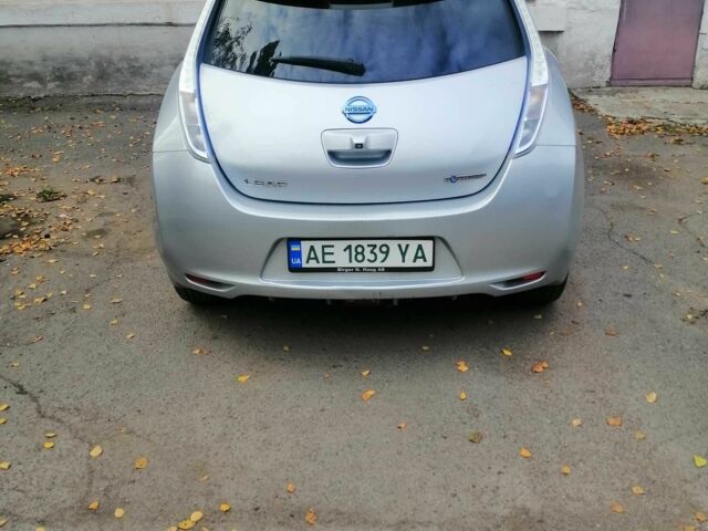 Серый Ниссан Лиф, объемом двигателя 0 л и пробегом 96 тыс. км за 5500 $, фото 7 на Automoto.ua