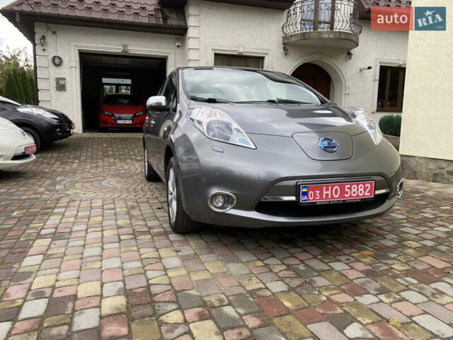 Серый Ниссан Лиф, объемом двигателя 0 л и пробегом 140 тыс. км за 5490 $, фото 1 на Automoto.ua