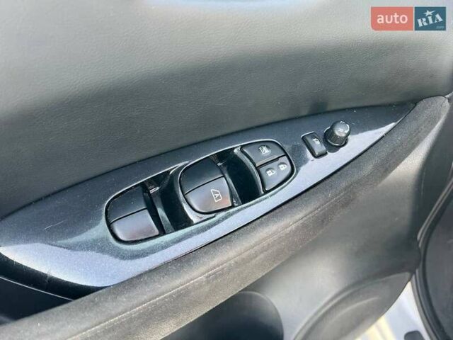 Серый Ниссан Лиф, объемом двигателя 0 л и пробегом 85 тыс. км за 6490 $, фото 16 на Automoto.ua